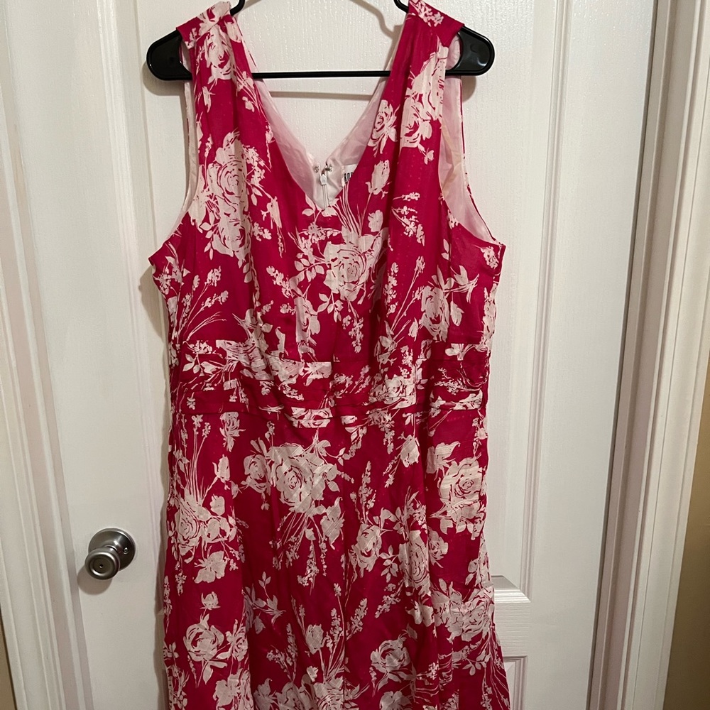 NWOT Robbie Bee pink and white floral A-line dress. Size 22